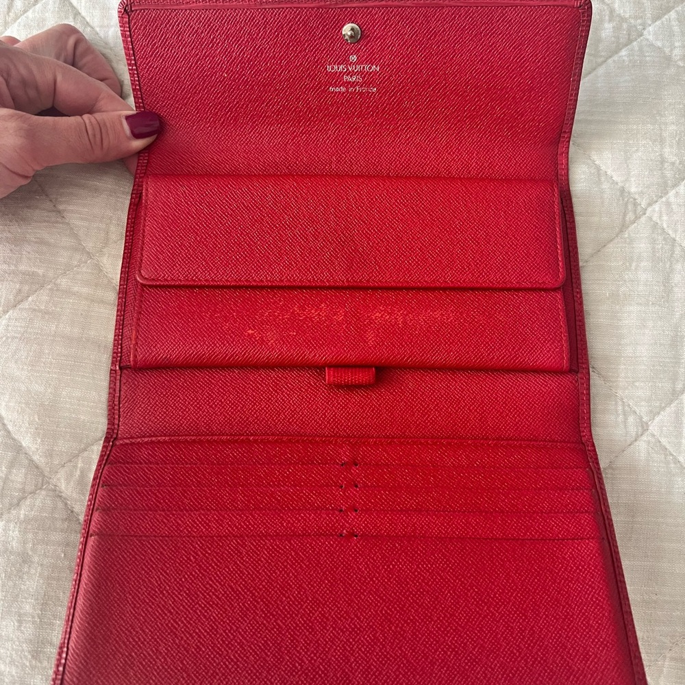 Louis Vuitton epi red wallet - Picture 6 of 11